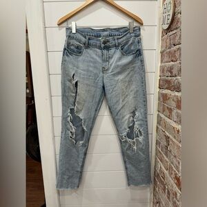 Old navy light wash boyfriend jeans